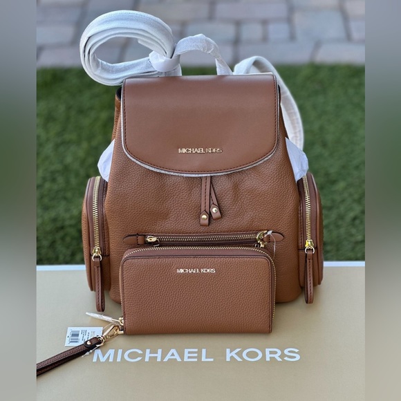Michael Kors Jet Set Medium Backpack with Wallet Set - Picture 2 of 10
